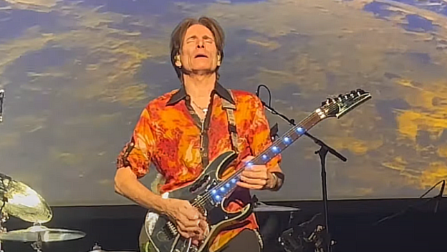 STEVE VAI Checks In From G3 Tour Featuring JOE SATRIANI And ERIC JOHNSON - "It Was A Bit Of A Rough Start For Me..." (Video)