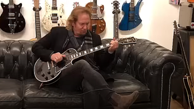IRON MAIDEN Guitarist ADRIAN SMITH Visits Matt's Guitar Shop, Plays 1955 Gibson Les Paul Black Beauty Previously Owned By ERIC CLAPTON (Video)