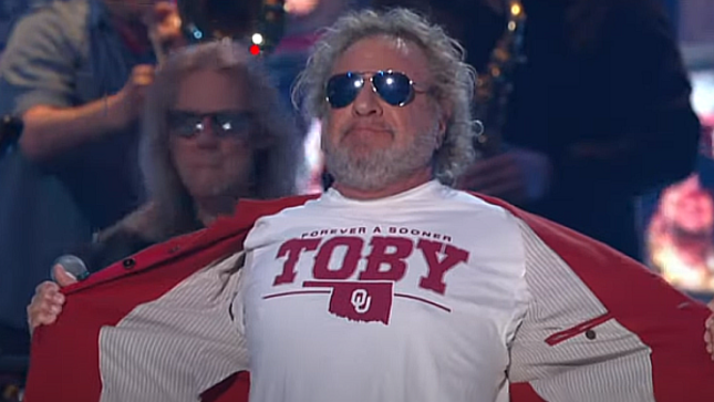 SAMMY HAGAR Performs "I Love This Bar" In Tribute To TOBY KEITH At CMT Music Awards (Video)