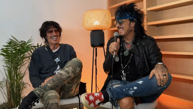 8-Year Old Rock Correspondent LITTLE JOHNNY Interviews MÖTLEY CRÜE's TOMMMY LEE And NIKKI SIXX; Video