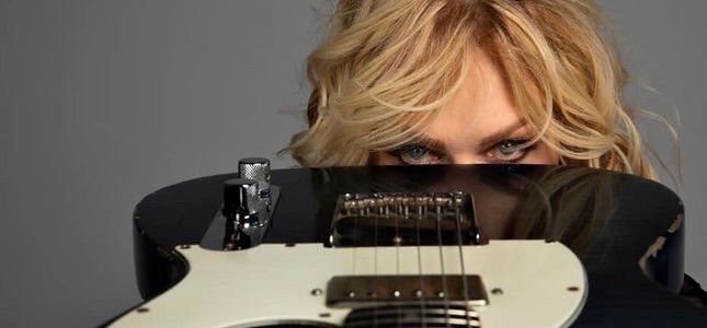 NANCY WILSON On Debut Solo Album – “It’s Very Sincere And I Think It Rocks”