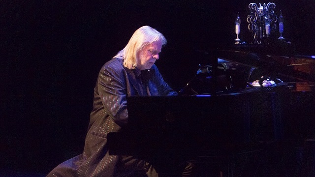 Between A Rock And A Prog Place: RICK WAKEMAN On If He Would Play With YES Again – “They Already Have A Line-Up”
