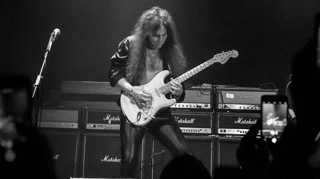 YNGWIE MALMSTEEN – “When I Hired Singers, They Started Thinking They Were TOM JONES, ELVIS PRESLEY, Or Something”
