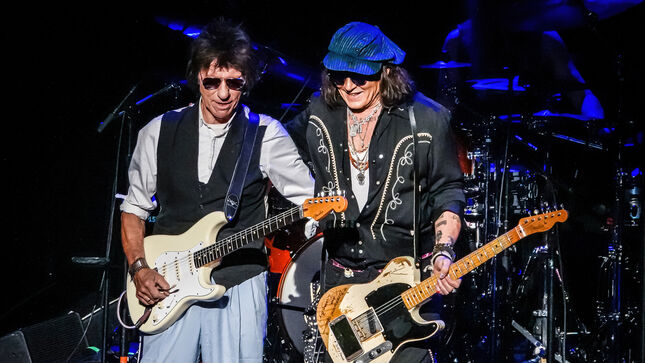 JEFF BECK / JOHNNY DEPP Rock Out In Toronto