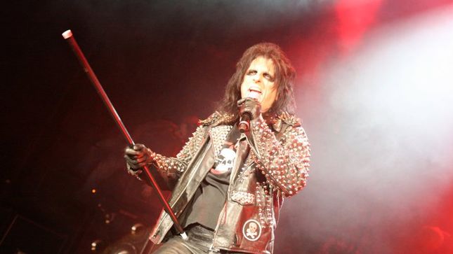 ALICE COOPER Opens Alice’s Attic Thrift Store In Phoenix