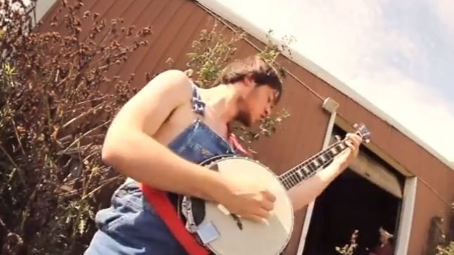 Duelling Banjo! Scary Cover Of SLAYER’s “Angel Of Death”