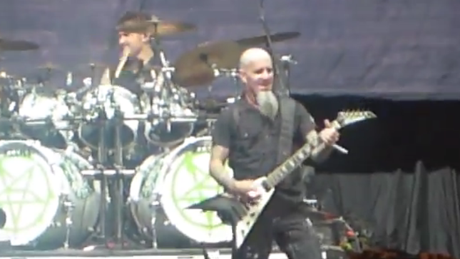 ANTHRAX Perform Snippet Of New Song At Knotfest 2014; Fan-Filmed Video Posted