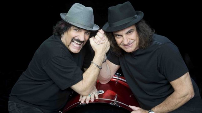 CARMINE & VINNY APPICE Go Head-To-Head On New Release Drum Wars Live!
