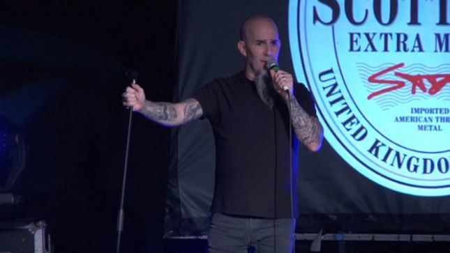 SCOTT IAN Recalls Interviewing GENE SIMMONS And Discussing "Jimmy Cricket" In Swearing Words DVD Clip