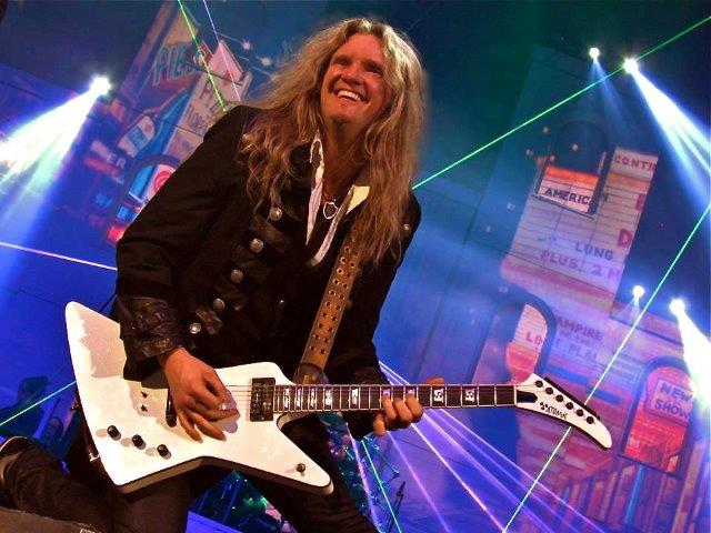 WHITESNAKE Introduce New Guitarist JOEL HOEKSTRA