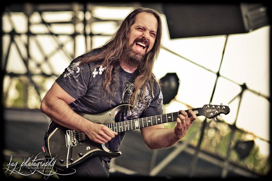 DREAM THEATER Guitarist John Petrucci Discusses Future Plans; Video Interview Available