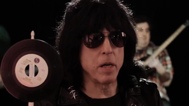 MARKY RAMONE Issues Public Service Announcement - "Solution For Assholes Who Hold Up Phones At Concerts"
