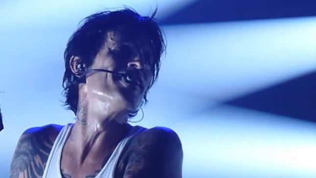 MÖTLEY CRÜE Drummer TOMMY LEE Sidelined For Third Show In A Row On The Final Tour