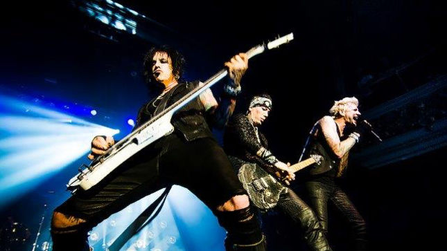 SIXX:A.M. Streaming Tonight’s Chicago Show Via Yahoo! Live