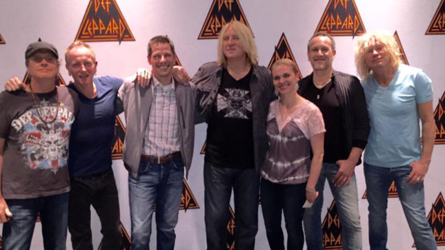 DEF LEPPARD - Winnipeg Mayor Brian Bowman Pays Tribute To Band At City Council