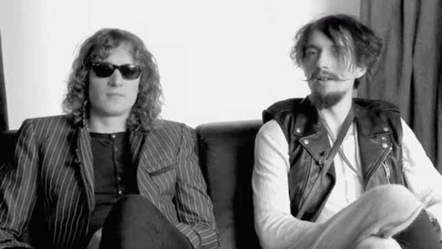 THE DARKNESS - Behind-The-Scenes Footage From Nights With ALICE COOPER Radio Show Interview Online 