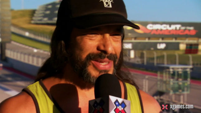 METALLICA’s Robert Trujillo - “We’ve Got This Legion Of Fans All Over The World… I Guess We’re Still Relevant, So That’s Cool”; Video