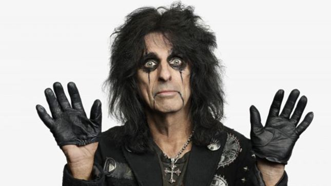 ALICE COOPER Discusses Upcoming HOLLYWOOD VAMPIRES Record - “Let's Do An Album Dedicated To All Our Dead Drunk Friends”