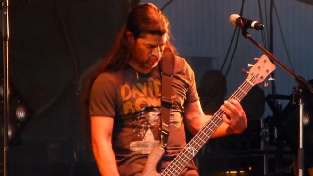 METALLICA Bassist ROBERT TRUJILLO Talks Songwriting And Performing In New Video Interview