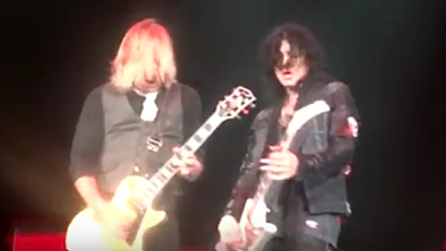 Cathouse Live 2015 - Fan-Filmed Live Video Of TOM KEIFER, DANGEROUS TOYS, STEPHEN PEARCY, DOKKEN, BULLETBOYS And SEBASTIAN BACH Posted