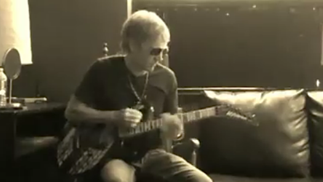 HONEYMOON SUITE Guitarist DERRY GREHAN Backstage Warm-Up Footage Posted