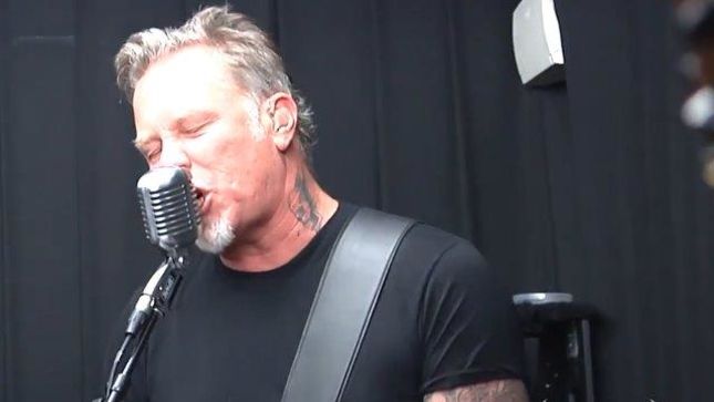METALLICA - MetOnTour Video From Reading, England; Includes Performance Of "The Unforgiven"
