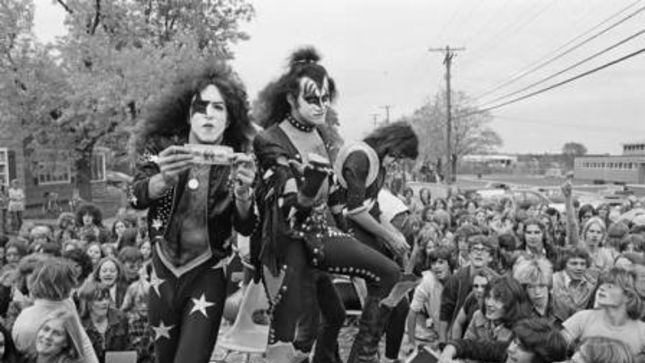 GENE SIMMONS And PAUL STANLEY Share Memories Of Historic KISS Cadillac 1975 Visit On WKLT Morning Show Today And Tomorrow