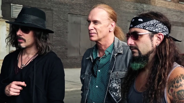 THE WINERY DOGS Discuss “How Long” Track, Current State Of Music; Videos