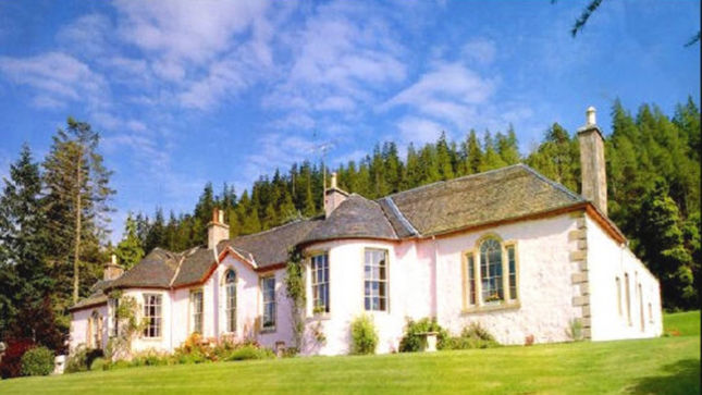 Fire At Historic Boleskine House, Formerly Owned By LED ZEPPELIN Guitarist JIMMY PAGE, Ruled ‘Not Suspicious’