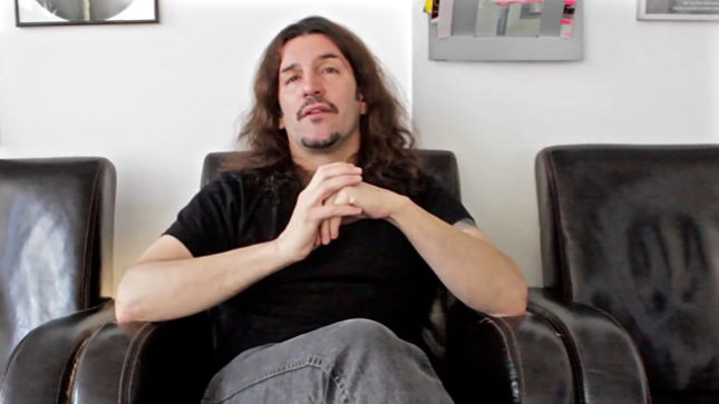 ANTHRAX Bassist Frank Bello On Touring After Paris Terror Attacks - “I Won't Have Anybody Intimidate Me, I Live In A Free Country And In A Free World”; Video