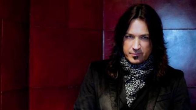 STRYPER Frontman MICHAEL SWEET Weighs In On PHIL ANSELMO's On Stage "White Power" Fiasco - "He Legitimately Seems Sorrowful And Regretful; I Forgive The Guy"