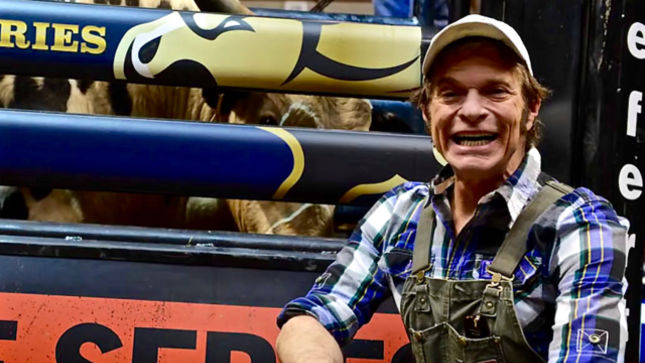 DAVID LEE ROTH Talks Bull Riding - “Sheep Are Like Cheerleaders, Cattle Are Like Drunks At A Hockey Game”; New Episode Of The Roth Show Online