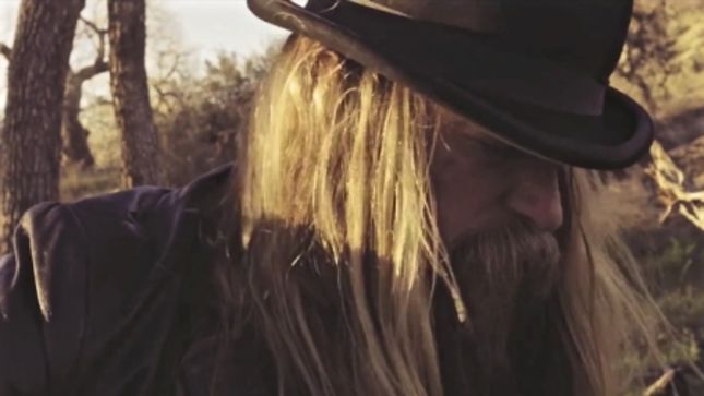 ZAKK WYLDE Talks Piano Lessons - "ELTON JOHN Was The Reason Why I Wanted To Play Music"