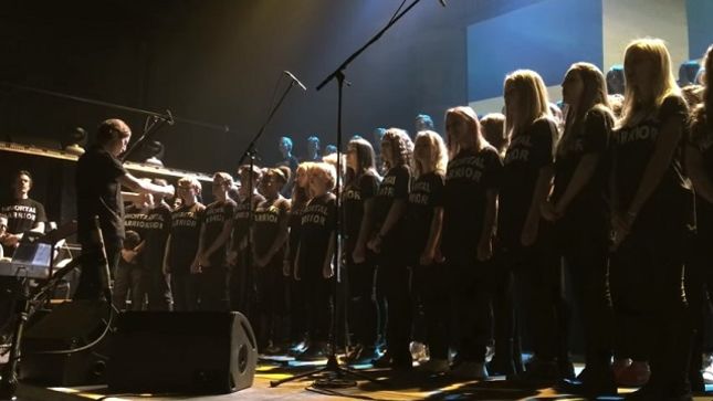 Trollhättan School Choirs Perform Swedish National Anthem At MANOWAR Concert; Video