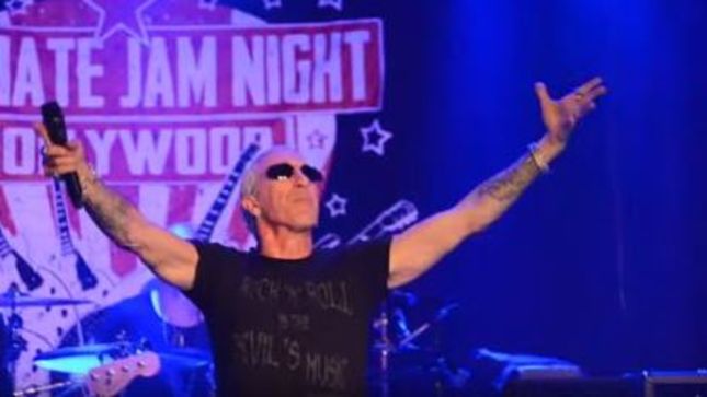 DEE SNIDER Makes Surprise Appearance At Ultimate Jam Night In Hollywood, Performs TWISTED SISTER And AC/DC Classics