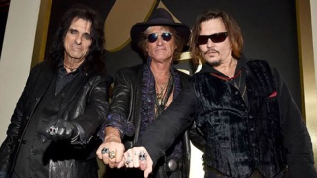 ALICE COOPER Talks HOLLYWOOD VAMPIRES - "We're Basically Just A Glorified Bar Band" (Audio)
