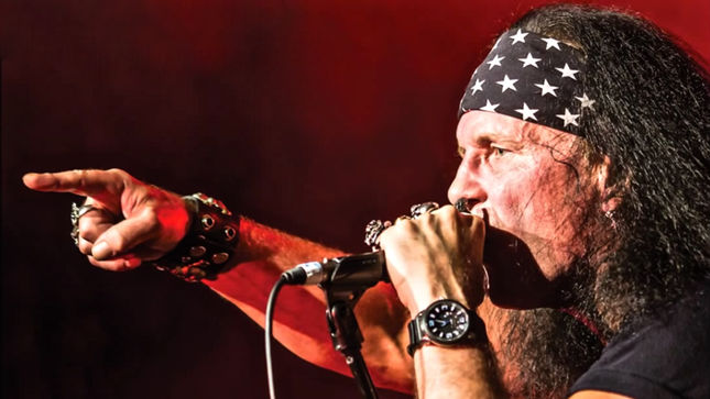 Former AC/DC Singer DAVE EVANS Discusses His Live Shows - “I Like To Finish The Show With A Couple Of Really Great AC/DC Songs From The BON SCOTT Era”; Video