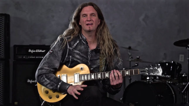 WHITESNAKE Guitarist JOEL HOEKSTRA - The Greatest Finger Tapping Lesson Ever; Video