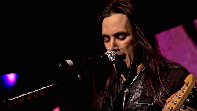 EXTREME Guitarist NUNO BETTENCOURT On Early-2017 Release Of Band’s New Studio Album - “This Thing Is Coming Out, Even If I’ve Got To Leak This Fucking Thing Out”