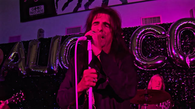 ALICE COOPER To Release Special 7” Featuring Surviving Members Of Original Alice Cooper Band