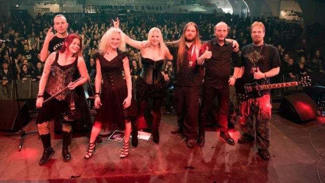 LIV KRISTINE Performs With Sister CARMEN ELISE And SAVN At Metal Female Voices Fetsival 2016; Fan-Filmed Video Posted