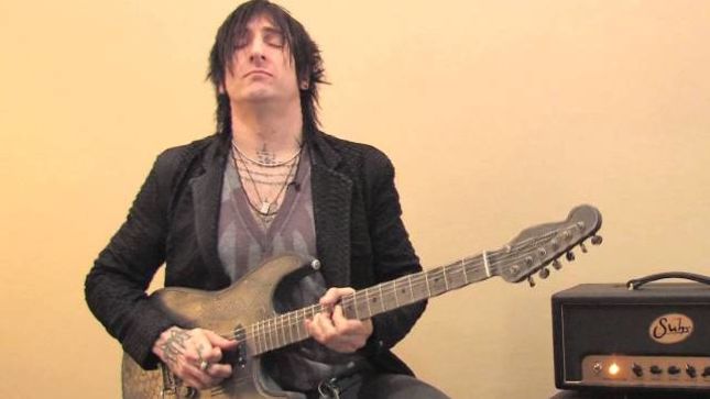 GUNS N' ROSES Guitarist RICHARD FORTUS Talks Return Of SLASH And DUFF McKAGAN - "It's A Great Learning Experience And A Great Honour To Play With Those Guys" (Video)