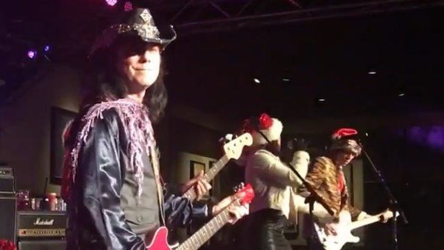 THE GHOST OF SINNERS PAST - Fan-Filmed Video From Toys For Tots Show