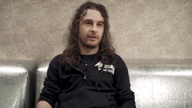 AIRBOURNE Frontman JOEL O'KEEFFE Talks AC/DC And ANGUS YOUNG - "I Take My Hat Off To That Never-Say-Die Attitude"