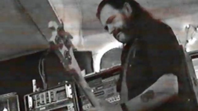 MOTÖRHEAD - Previously Unreleased Video Of LEMMY At SKEW SISKIN's Berlin Studio Posted