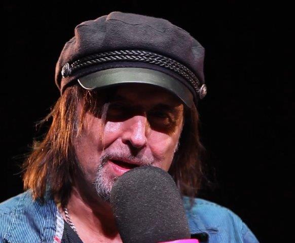 MOTÖRHEAD's PHIL CAMPBELL - "I Still Can't Put A String On A Guitar"; Video Interview