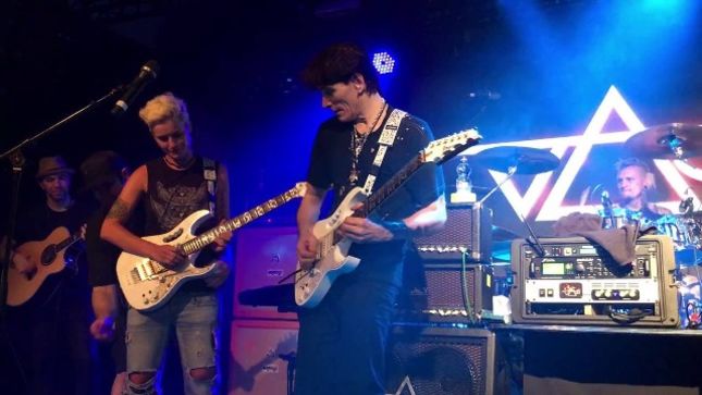 STEVE VAI In Praise Of Guitarist YASI HOFER - "She's Evolved Into Quite A Player" 