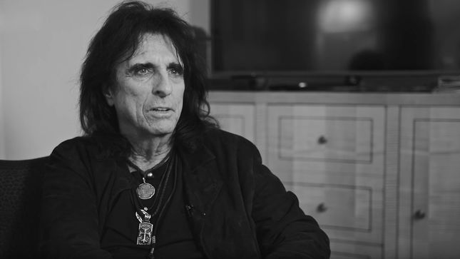 ALICE COOPER Names THE BEATLES’ “She Loves You” As The Song That Changed His Life - “It Literally Changed Something In My Brain”; Video