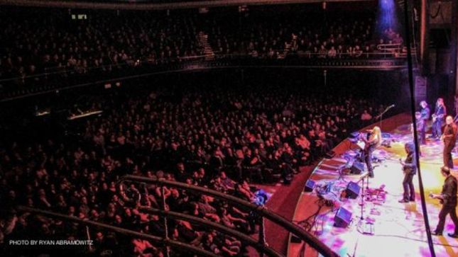 FAMOUS UNDERGROUND Frontman NICK WALSH Performs LED ZEPPELIN With CLASSIC ALBUMS LIVE At Massey Hall In Toronto; Fan-Filmed Video Available