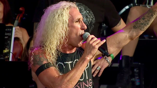 DEE SNIDER Talks TWISTED SISTER - "I Have No Intention Of Going Back; If I Do I Hope The Audience Tars And Feathers Me"